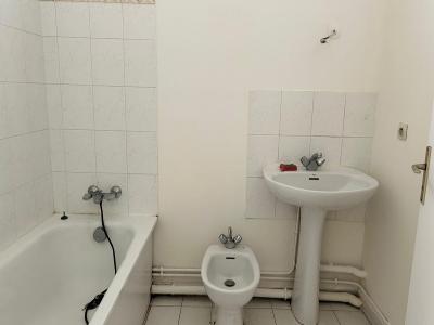 For sale Nice 3 rooms 66 m2 Alpes Maritimes (06300) photo 4