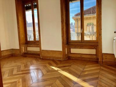 Louer Appartement Lyon-6eme-arrondissement 964 euros