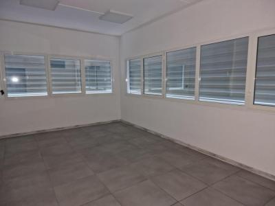Louer Bureau 110 m2 Possession