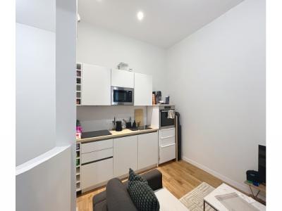 Louer Appartement 49 m2 Paris-16eme-arrondissement