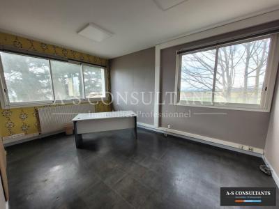 For rent Saint-pierre-de-chandieu 750 m2 Rhone (69780) photo 3