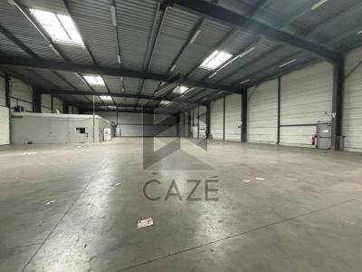 Louer Commerce 1690 m2 Blanquefort