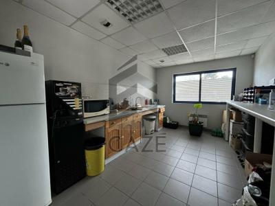 For rent Pessac 630 m2 Gironde (33600) photo 3