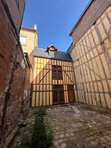 For rent Troyes 2 rooms 65 m2 Aube (10000) photo 0