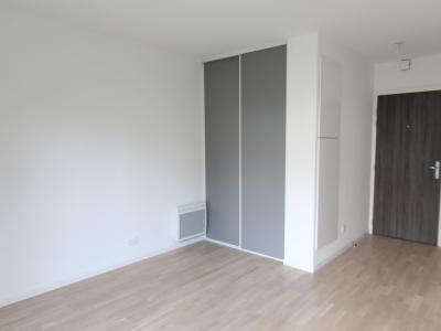 For rent Nantes 1 room 29 m2 Loire atlantique (44100) photo 2