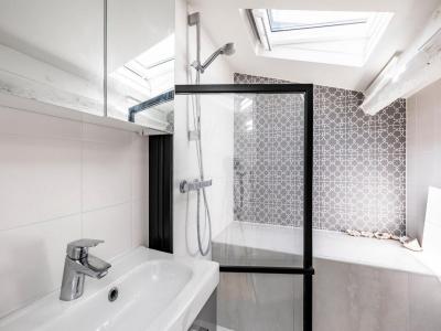 For rent Paris-10eme-arrondissement 2 rooms 45 m2 Paris (75010) photo 3