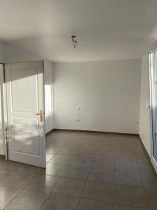 For rent Chambly 1 room 30 m2 Oise (60230) photo 2