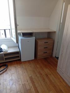 Louer Appartement 17 m2 Paris-18eme-arrondissement