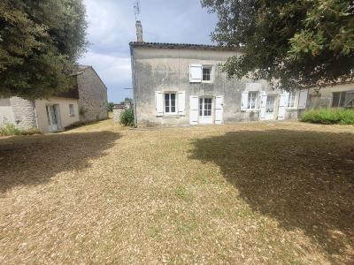 For sale 3 rooms 135 m2 Charente maritime (17400) photo 0