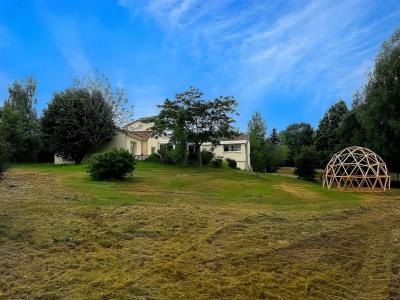 For sale Montemboeuf 15 rooms 318 m2 Charente (16310) photo 1