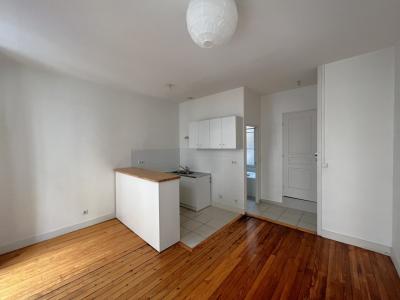 For rent Lyon-3eme-arrondissement 3 rooms 58 m2 Rhone (69003) photo 1