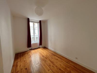 For rent Lyon-3eme-arrondissement 3 rooms 58 m2 Rhone (69003) photo 3