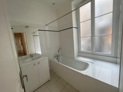 For rent Lyon-3eme-arrondissement 3 rooms 58 m2 Rhone (69003) photo 4