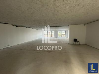 Louer Bureau Saint-laurent-du-var 62400 euros