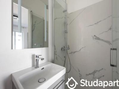 Louer Appartement Paris-18eme-arrondissement 1200 euros