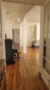 For sale RUE DU GNRAL DELESTRAIN 3 rooms 79 m2 Paris (75016) photo 0
