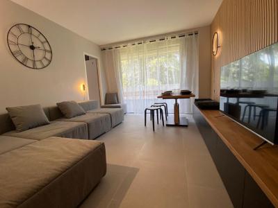Louer Appartement 100 m2 Bron