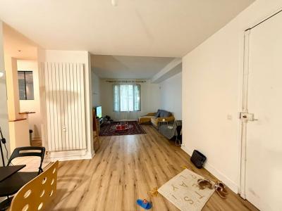 For sale Paris-18eme-arrondissement 4 rooms 70 m2 Paris (75018) photo 1