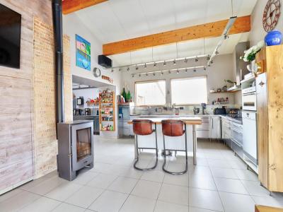 For sale Champdeniers-saint-denis 6 rooms 189 m2 Deux sevres (79220) photo 4