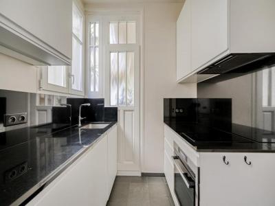 Louer Appartement Paris-7eme-arrondissement 2150 euros