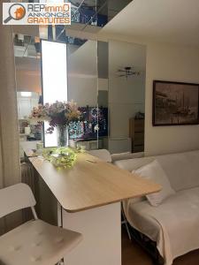 Annonce Location Appartement Paris-18eme-arrondissement 75