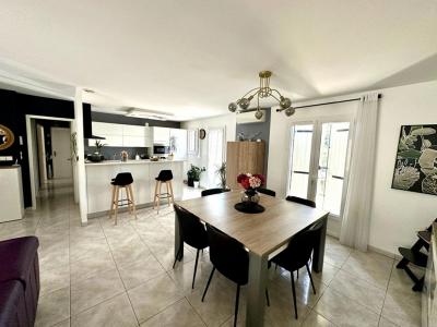For sale Istres 4 rooms 90 m2 Bouches du Rhone (13800) photo 1