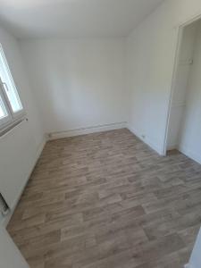 For rent Thiverny 4 rooms 68 m2 Oise (60160) photo 2