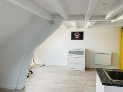 Louer Appartement 20 m2 Paris-18eme-arrondissement