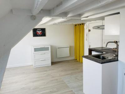 Louer Appartement Paris-18eme-arrondissement 928 euros