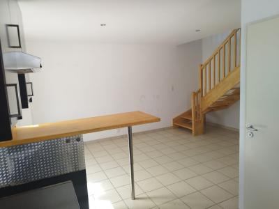 For sale Saint-priest 2 rooms 49 m2 Rhone (69800) photo 2