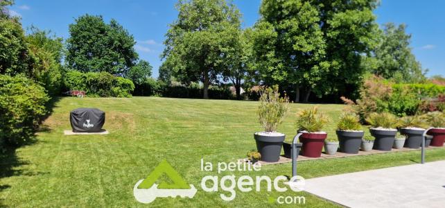 For sale Dun-sur-auron 5 rooms 136 m2 Cher (18130) photo 1