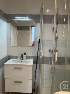 For rent Fontenay-sous-bois 2 rooms 22 m2 Val de Marne (94120) photo 4