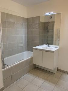 Louer Appartement Saint-cyr-l'ecole 902 euros