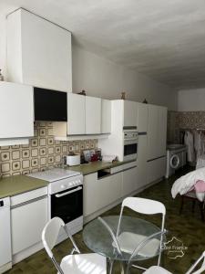 For sale Nimes 5 rooms 258 m2 Gard (30900) photo 4