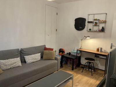 For rent Paris-18eme-arrondissement 2 rooms 29 m2 Paris (75018) photo 2