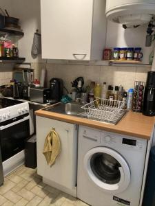 For rent Paris-18eme-arrondissement 2 rooms 29 m2 Paris (75018) photo 4