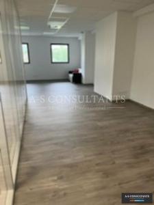 Louer Commerce 37 m2 Challes-les-eaux