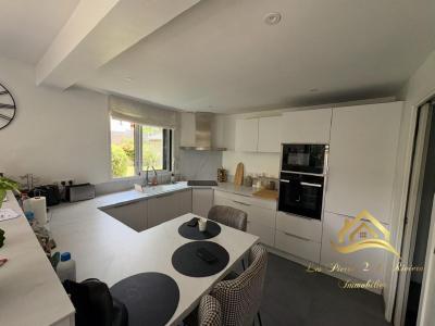For sale 6 rooms 142 m2 Finistere (29170) photo 4