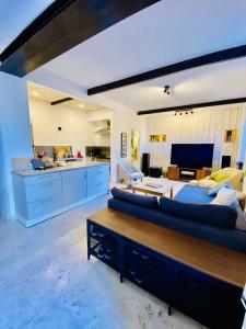 For sale 6 rooms 155 m2 Vaucluse (84170) photo 2