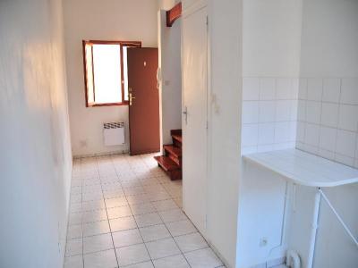 For rent Bordeaux 1 room 26 m2 Gironde (33000) photo 0