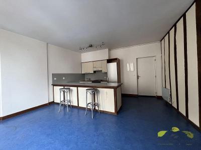 Louer Appartement Saint-leonard-de-noblat 350 euros