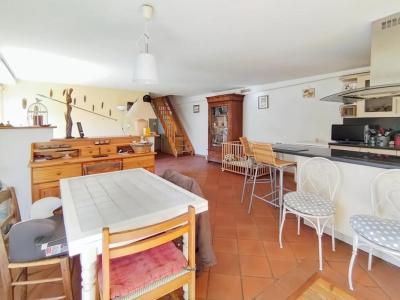 For sale Rochelle 4 rooms 110 m2 Charente maritime (17000) photo 3
