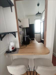 For rent Paris-17eme-arrondissement 2 rooms 41 m2 Paris (75017) photo 4