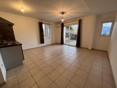 Louer Appartement 44 m2 Bastelicaccia
