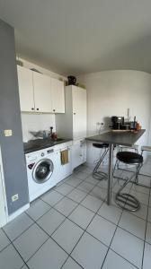 For rent Lyon-8eme-arrondissement 2 rooms 46 m2 Rhone (69008) photo 0