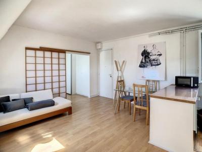For rent Paris-18eme-arrondissement 2 rooms 31 m2 Paris (75018) photo 2