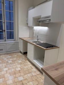 For rent Lyon-2eme-arrondissement 3 rooms 71 m2 Rhone (69002) photo 4