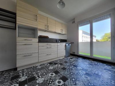 For sale 2 rooms 44 m2 Charente maritime (17000) photo 1