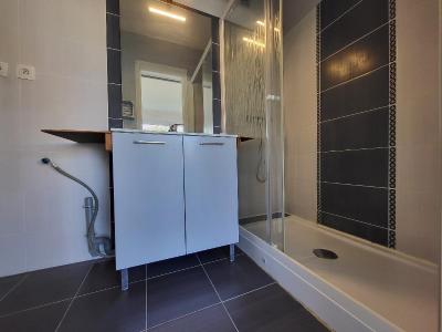 For sale 2 rooms 44 m2 Charente maritime (17000) photo 3