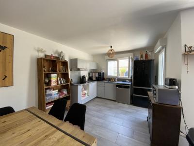 For sale 4 rooms 95 m2 Herault (34140) photo 1